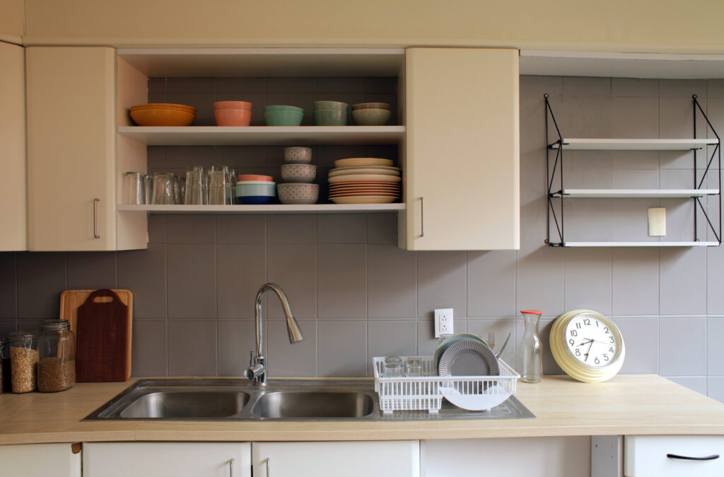 Kitchen with warm, modern decor